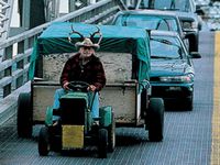 Cea mai lungă călătorie pe o mașină de tuns iarbă Cea mai lungă călătorie pe o mașină de tuns iarbă